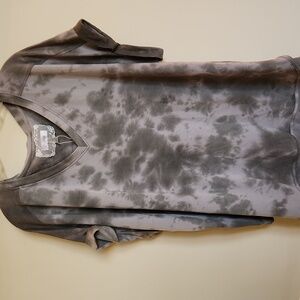 NWOT Cupio Gray Tie Dye Short Sleeve Tee V Neck Rolled S/S Top Women's 2X Shirt